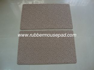 China Nature Foam Rubber Floor Carpet Anti-Slip For Bathroom With Nylon Microfiber Flocking Fabric supplier
